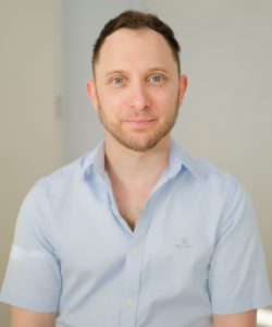 תמונה אדם גל מטפל